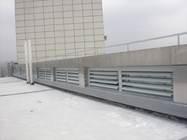 �������~